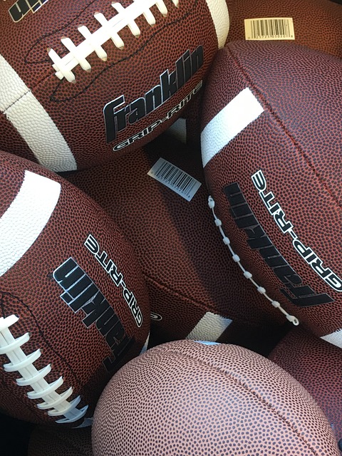 CBA:全力出击 南京头排苏酒队101-97江苏肯帝亚队.